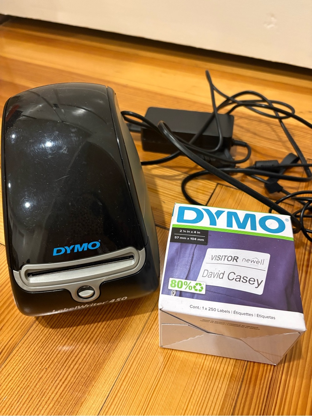Dymo Visitor Name Badge Labels Box - Purple and White